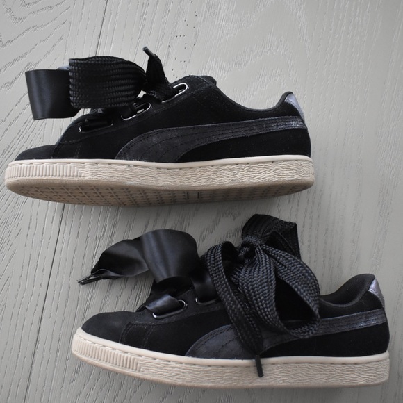 Puma Sneakers Black Satin Bow White Sole Size 8 - Picture 4 of 9